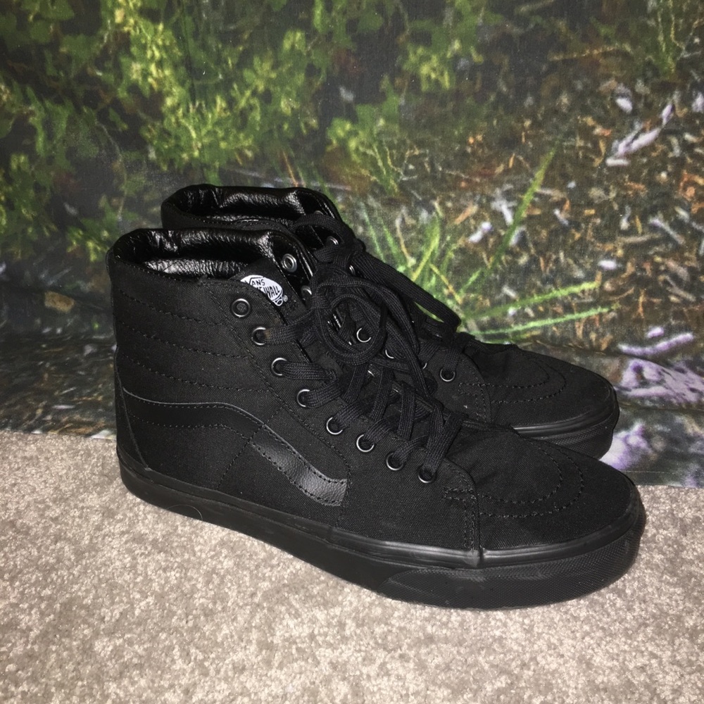 Black High Top Vans (Men’s 8/Women’s 9.5)
